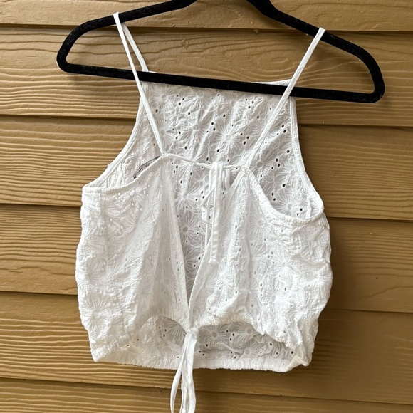 Brandy Melville Laguna Eyelet Halter Top White Open Back Floral OS - Picture 5 of 7